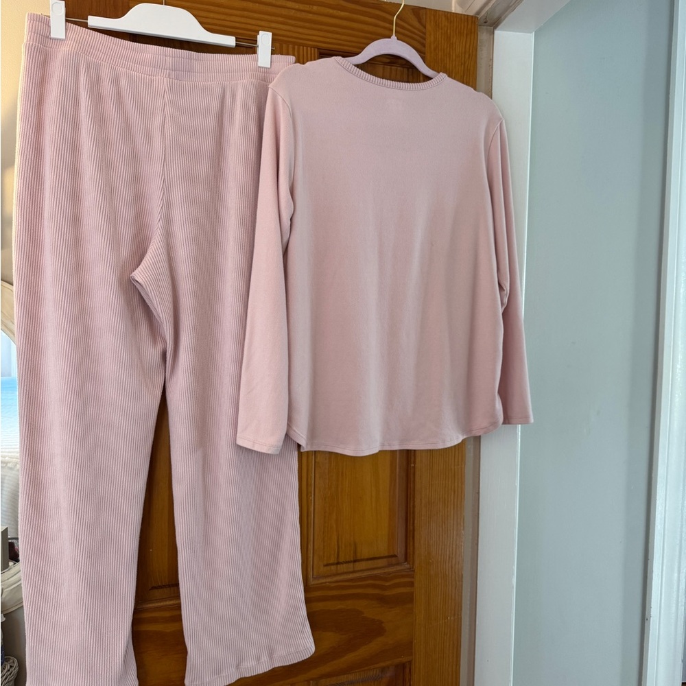 Lands End Pajama Set - Picture 4 of 14